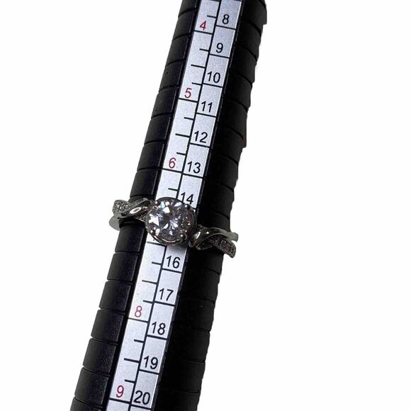 925 Sterling Silver Oval Cut Simulated Diamond Braided Band Ring Size 7 - Picture 1 of 6